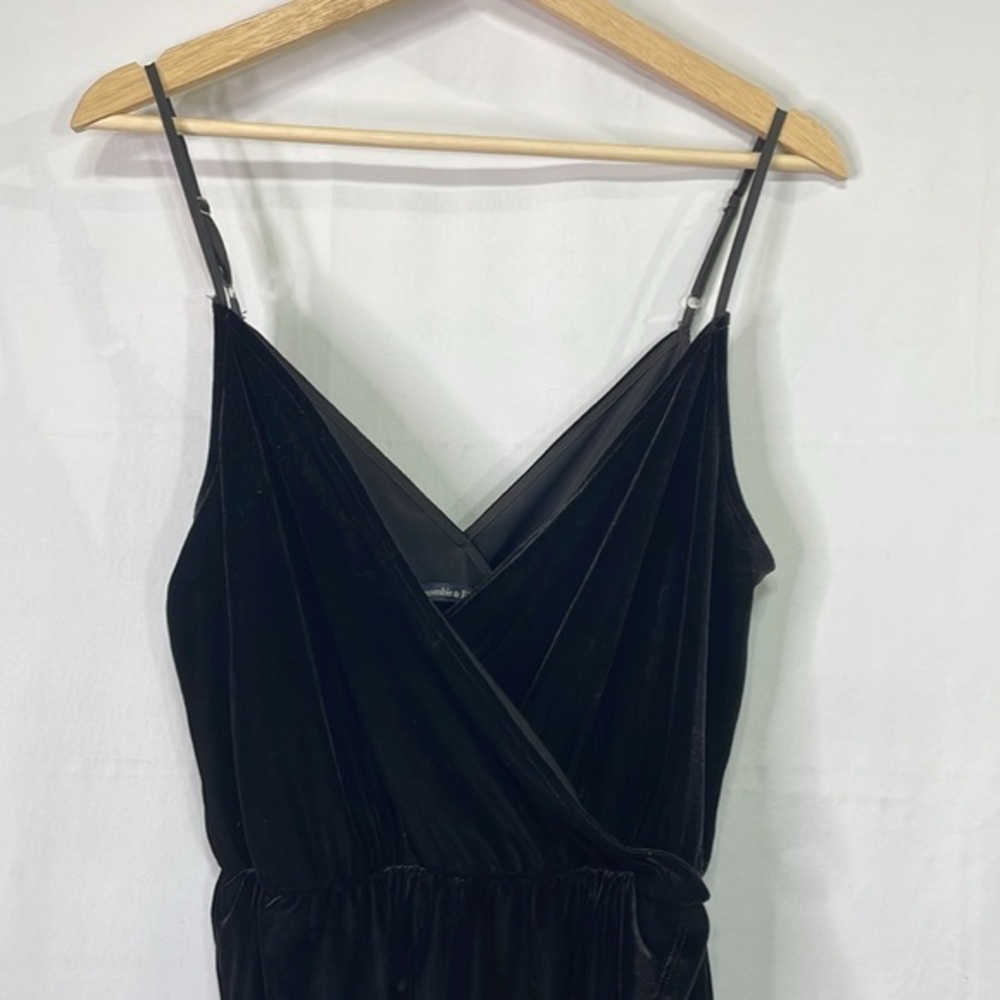 🎲 A and F black velvet, strappy faux wrap dress